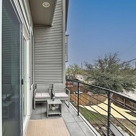 Downtown Houston Townhome With Balcony And Yard! Exterior photo