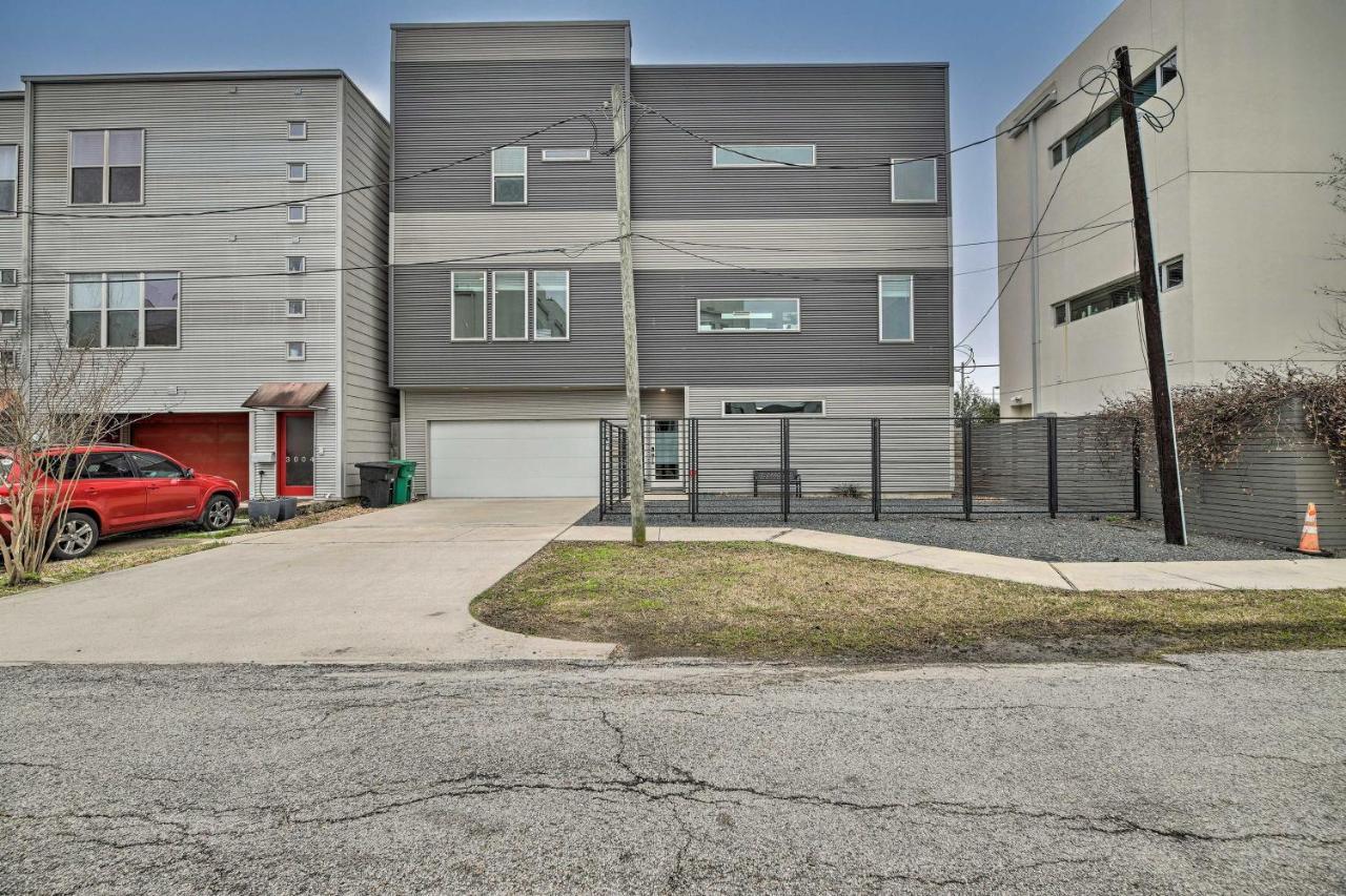 Downtown Houston Townhome With Balcony And Yard! Exterior photo