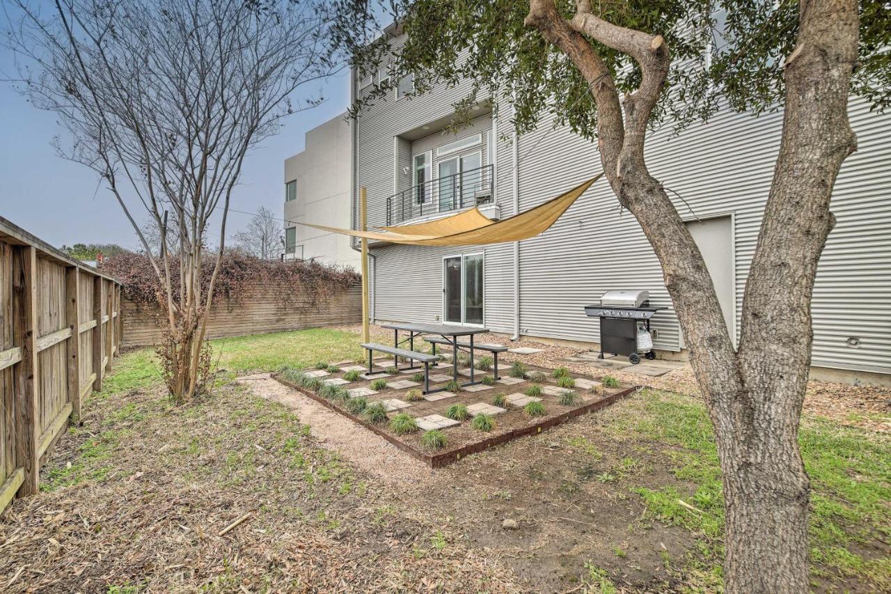 Downtown Houston Townhome With Balcony And Yard! Exterior photo